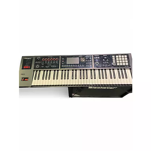 Used Roland FA06 Digital Piano - musicians--Friend