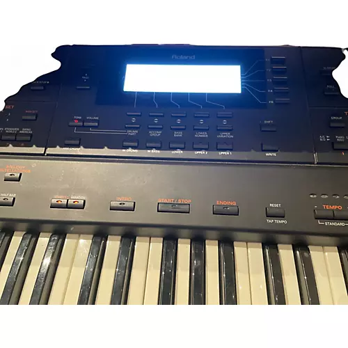Used Roland G-600 Arranger Keyboard - musicians--Friend