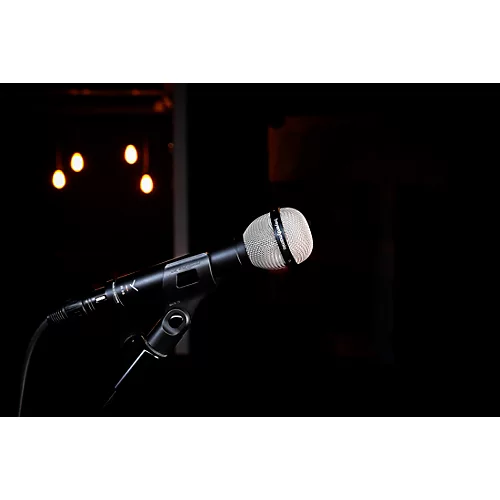 beyerdynamic M88 Dynamic Moving-Coil Microphone (Hypercardioid) - musicians--Friend