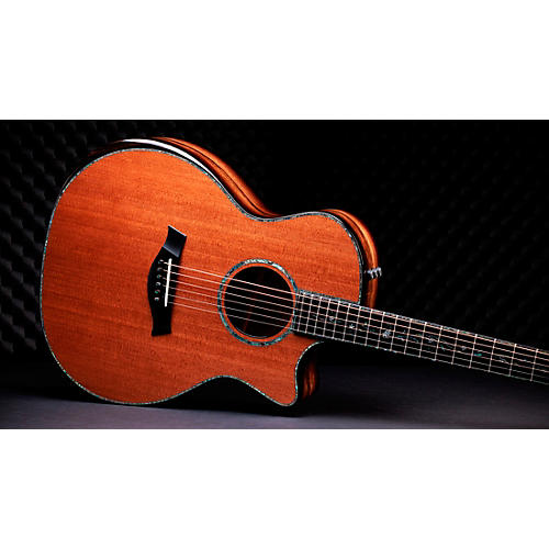 Taylor Custom Sinker Redwood-Black Limba Grand Auditorium Acoustic-Electric Guitar Natural - musicians--Friend