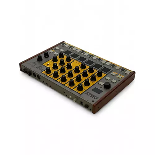 Used Akai Professional Tom Cat Drum Machine - musicians--Friend