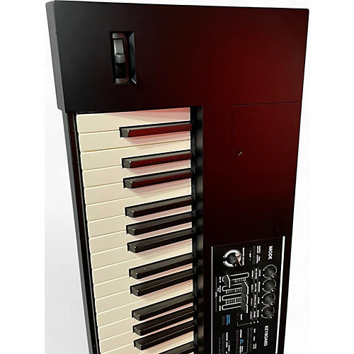 Used Roland DS88 Keyboard Workstation - musicians--Friend