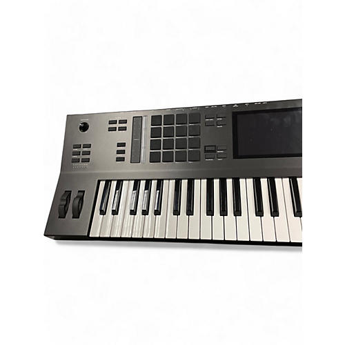 Used Akai Professional MPC Key 61 Keyboard Workstation - musicians--Friend