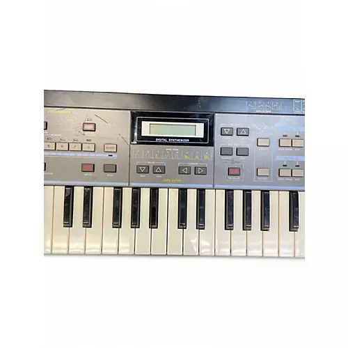 Used Casio cz101 Synthesizer - musicians--Friend