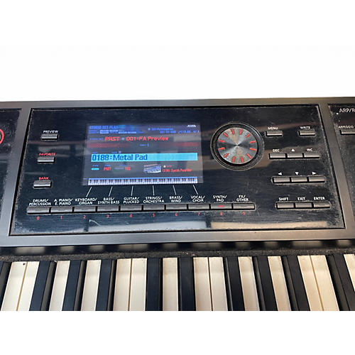 Used Roland Fantom 08 Keyboard Workstation - musicians--Friend