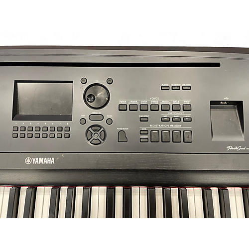 Used Yamaha DGX670 Keyboard Workstation - musicians--Friend