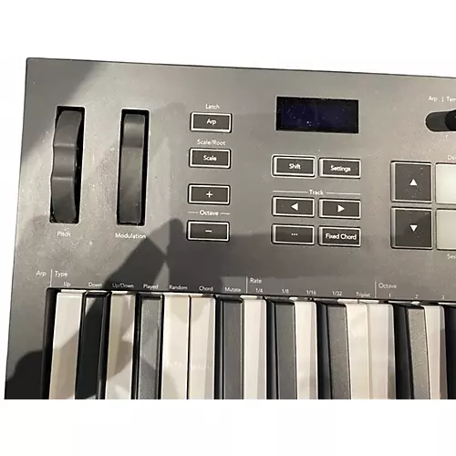 Used Novation LAUNCHKEY 37 KEY - musicians--Friend