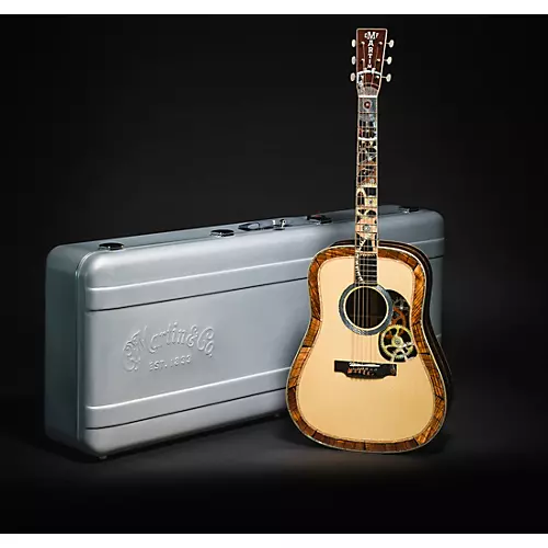 Martin Limited-Edition D-200 Deluxe Acoustic Guitar Natural - musicians--Friend