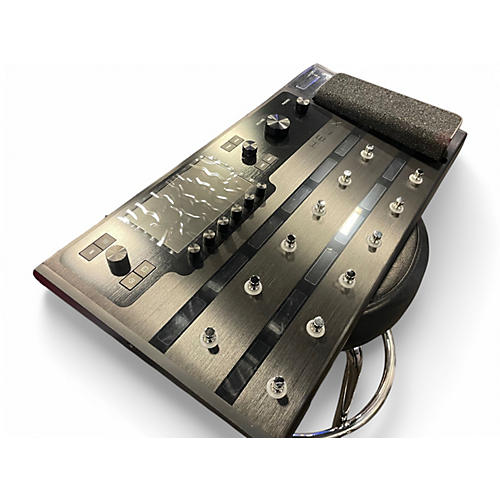 Used Line 6 Helix Effect Processor - musicians--Friend