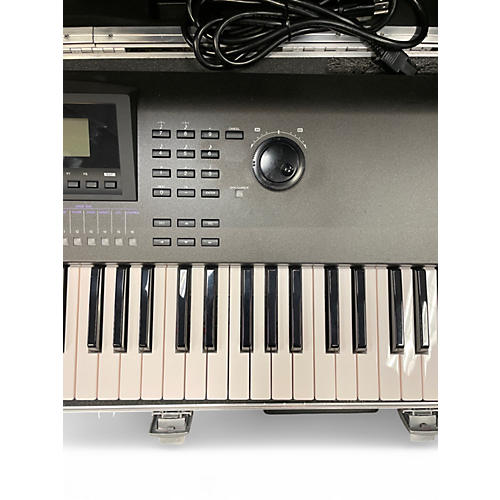 Used Yamaha W7 Keyboard Workstation - musicians--Friend