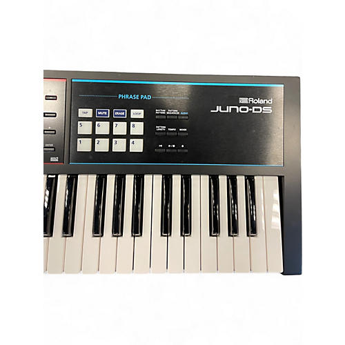 Used Roland Juno DS61 Synthesizer - musicians--Friend
