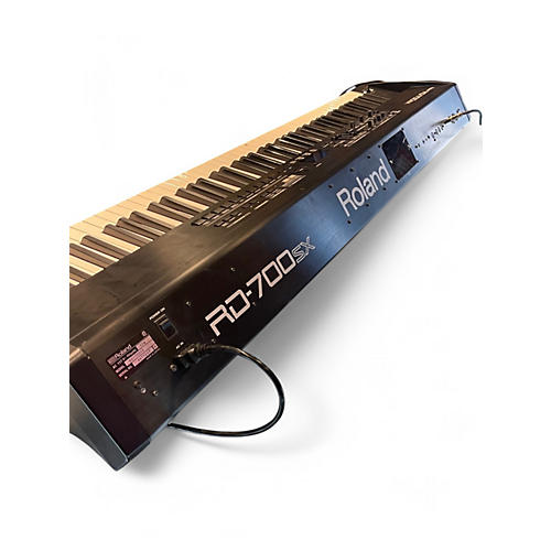 Used Roland RD700SX Keyboard Workstation - musicians--Friend