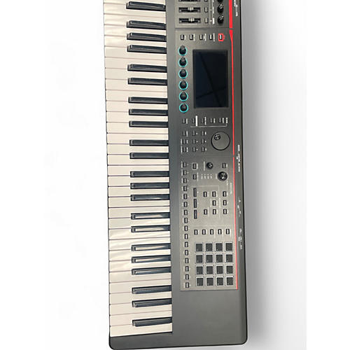 Used Roland Fantom 07 Keyboard Workstation - musicians--Friend