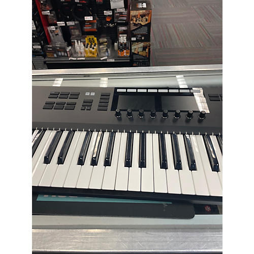 Used Native Instruments Komplete Kontrol S61 MK2 MIDI Controller - musicians--Friend