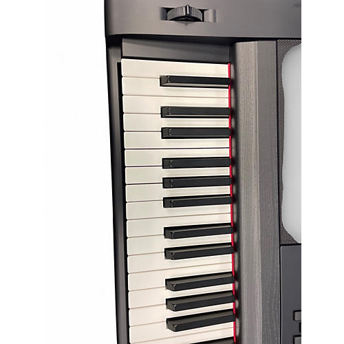 Used Yamaha Portable Grand DGX670 Keyboard Workstation - musicians--Friend