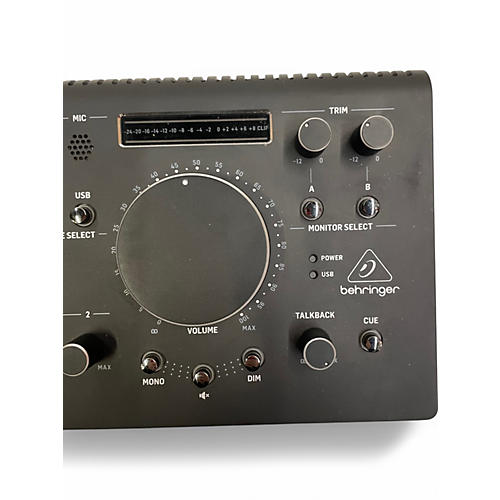 Used Behringer STUDIO L Audio Interface - musicians--Friend