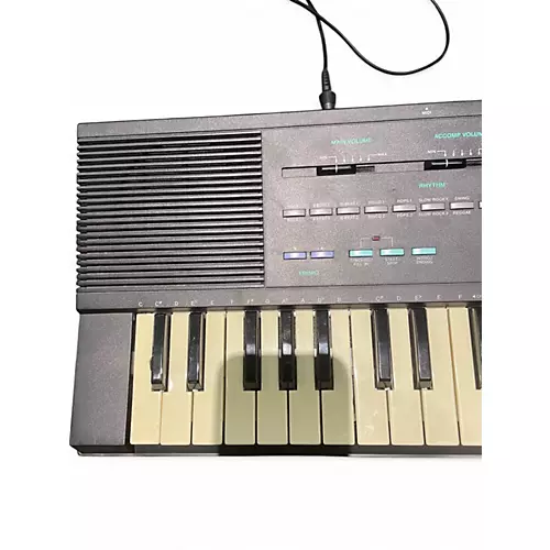 Used Casio MT-240 Synthesizer - musicians--Friend