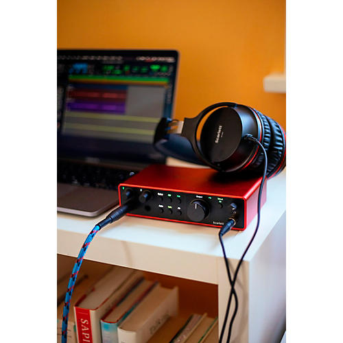 Focusrite Scarlett 2i2 Studio Pack Gen 4 - musicians--Friend
