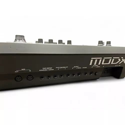 Used Yamaha MODX6 Synthesizer - musicians--Friend
