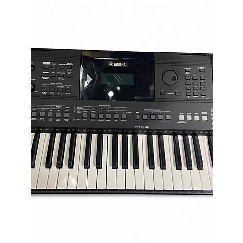 Used Yamaha PSRE463 61 key Portable Keyboard - musicians--Friend