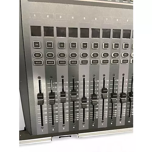 Used Soundcraft Si Impact 32 Digital Mixer - musicians--Friend