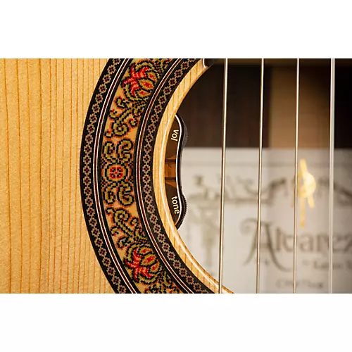 Alvarez Yairi CYM75ce Cutaway Nylon-String Classical Acoustic-Electric Guitar Natural - musicians--Friend