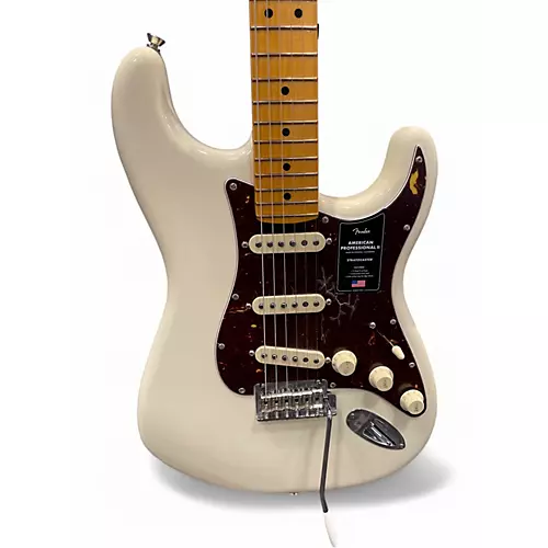 Used 2023 Fender American Professional II Stratocaster Olympic Pearl Solid Body Electric Guitar Olympic Pearl - musicians--Friend