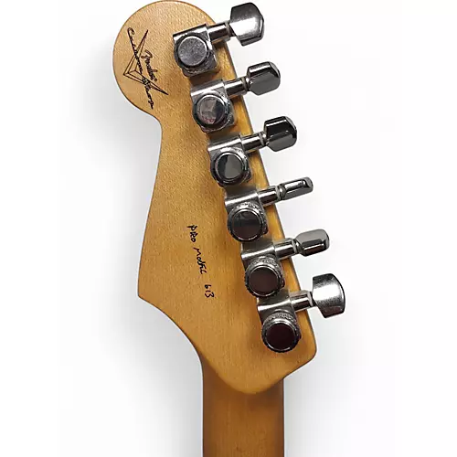 Used Fender custom shop pro stratocaster Black Solid Body Electric Guitar Black - musicians--Friend