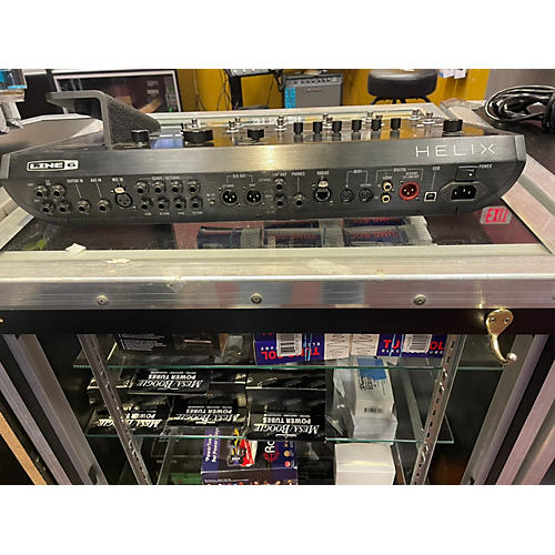 Used Line 6 Helix Effect Processor - musicians--Friend