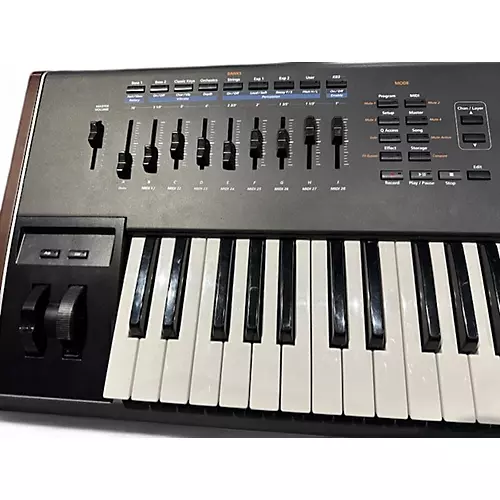 Used Kurzweil PC3K6 Portable Keyboard - musicians--Friend