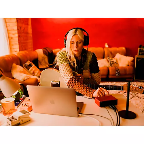 Focusrite Scarlett Studio Pack Gen 4 With AVID Pro Tools Artist Perpetual License Solo Studio Pack - musicians--Friend