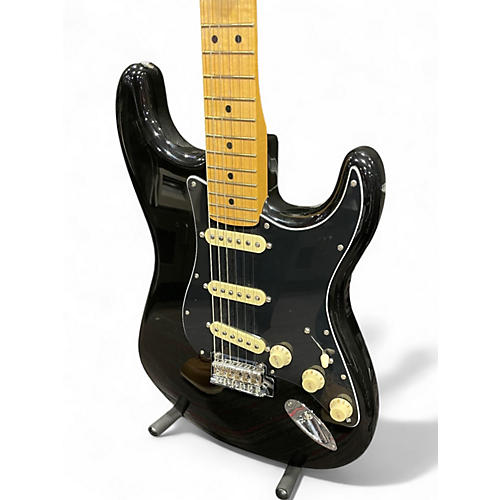 Used Fender Player Stratocaster Black Solid Body Electric Guitar Black - musicians--Friend