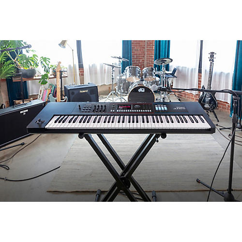 Roland JUNO-D7 Synthesizer - musicians--Friend