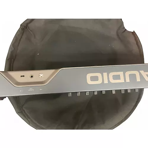 Used M-audio  oxygen 49 - musicians--Friend