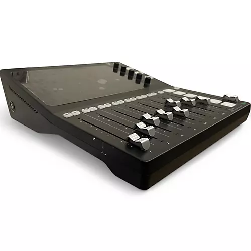 Used Mackie dlz creator Powered Mixer - musicians--Friend