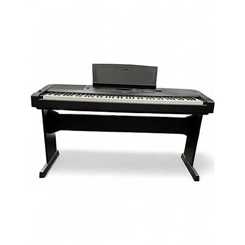 Used Yamaha DGX-670 Digital Piano - musicians--Friend