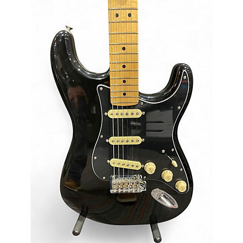 Used Fender Player Stratocaster Black Solid Body Electric Guitar Black - musicians--Friend