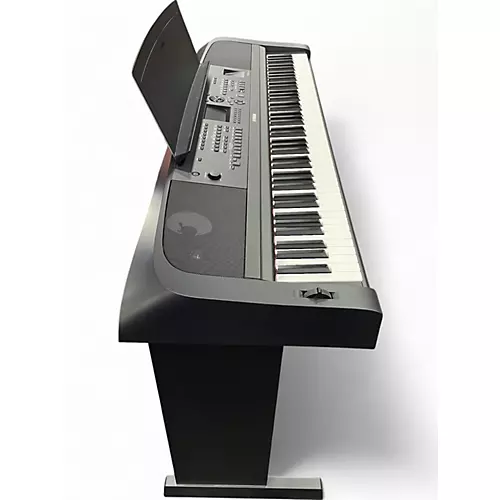 Used Yamaha DGX-670 Digital Piano - musicians--Friend