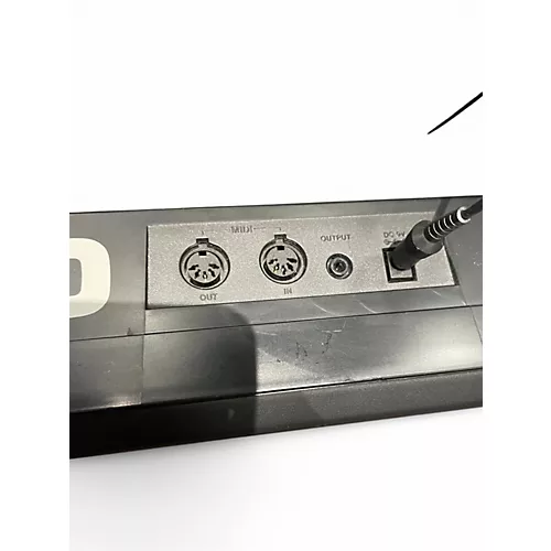 Used Casio MT-240 Synthesizer - musicians--Friend