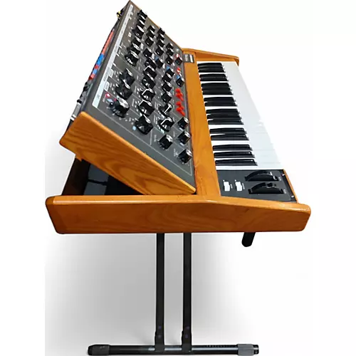 Used Moog Minimoog Voyager Synthesizer - musicians--Friend