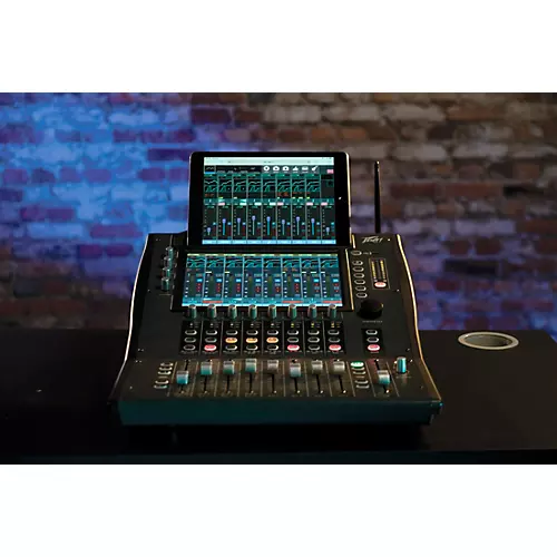Peavey Aureus 28-Channel Digital Mixer With FX - musicians--Friend