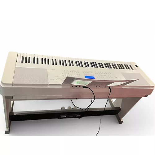 Used Yamaha DGX660W Digital Piano - musicians--Friend