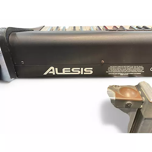 Used Alesis QS 8.1 - musicians--Friend