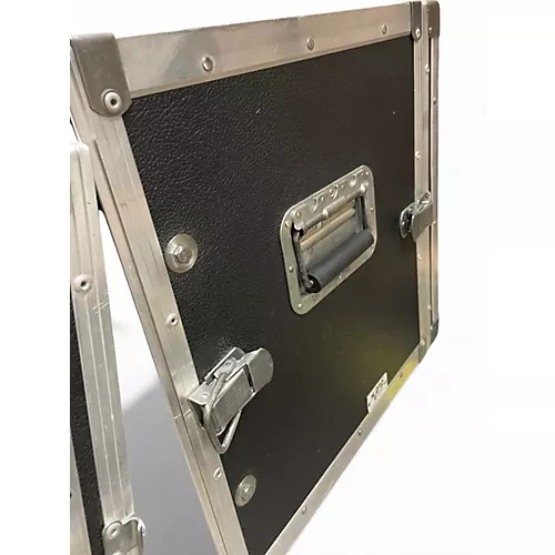 Used HYBRID 10 SPACE W/WHEELS Rackmount Case - musicians--Friend