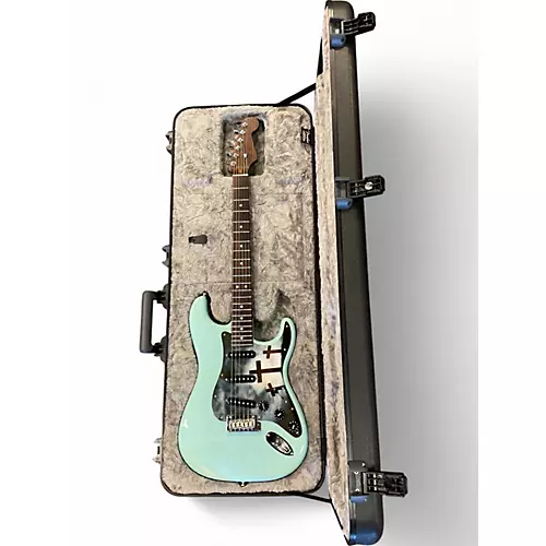 Used 2017 Fender American Professional Stratocaster with Rosewood Neck Daphne Blue Solid Body Electric Guitar Daphne Blue - musicians--Friend