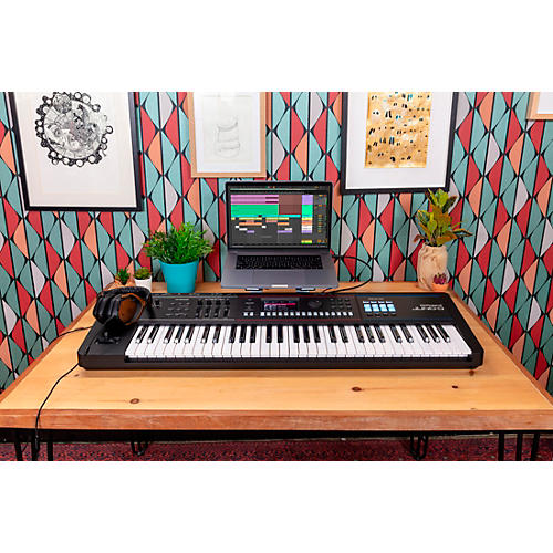 Roland JUNO-D7 Synthesizer - musicians--Friend