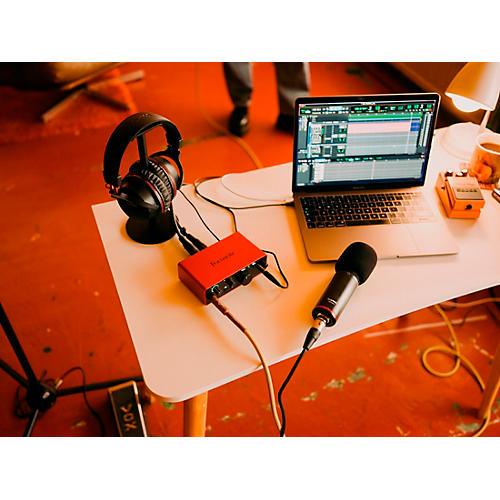 Focusrite Scarlett Solo Studio Pack Gen 4 - musicians--Friend