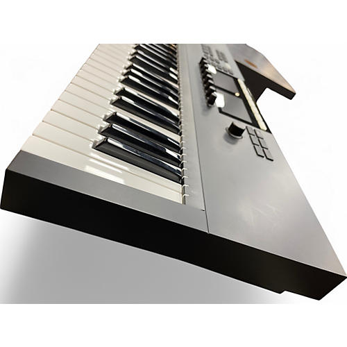 Used Native Instruments Komplete Kontrol S49 MK2 MIDI Controller - musicians--Friend