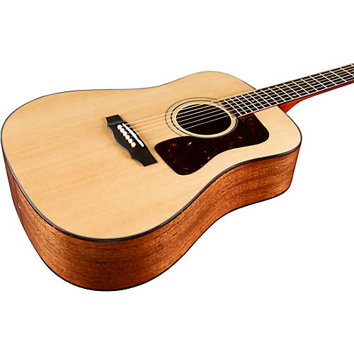 Guild D-40 Traditional Acoustic Guitar Natural - musicians--Friend