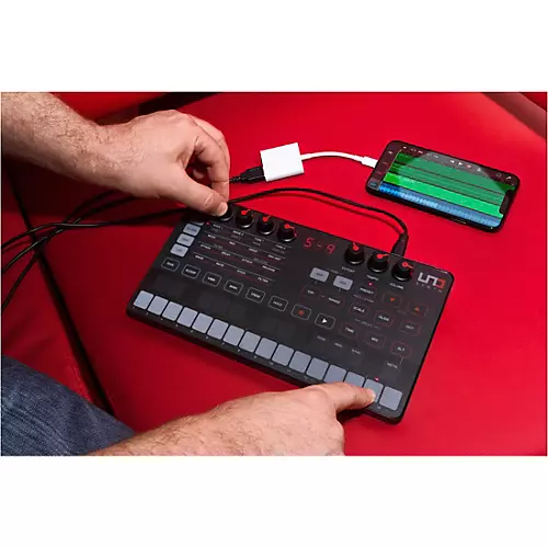 IK Multimedia UNO Synth Portable Analog Synthesizer - musicians--Friend